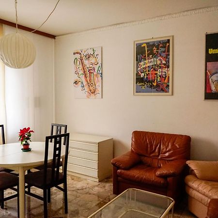 Dimora Jazz Apartment เปรูจา ภายนอก รูปภาพ
